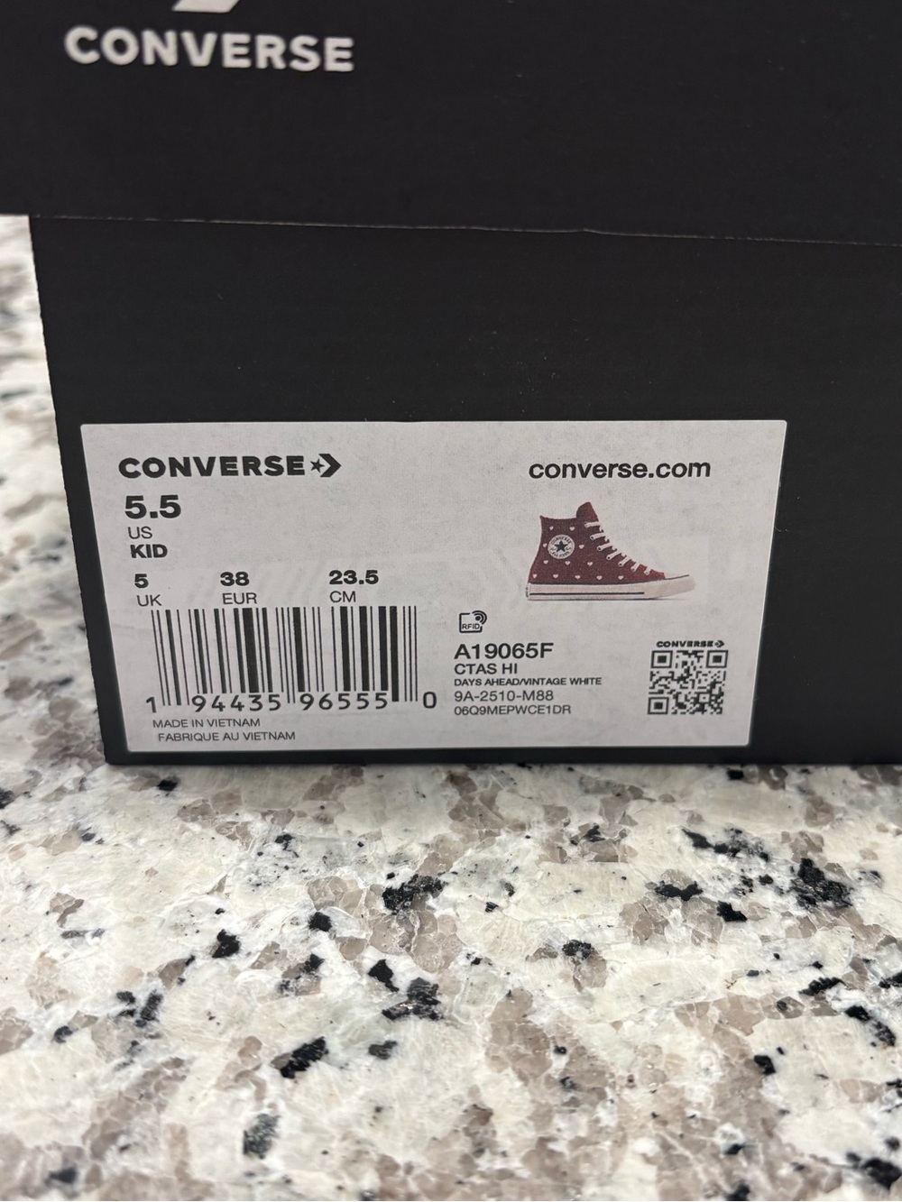 Converse Chuck Taylor All Star High Top Shoes Hearts Red Sneaker Youth Size 5.5 - Picture 9 of 12